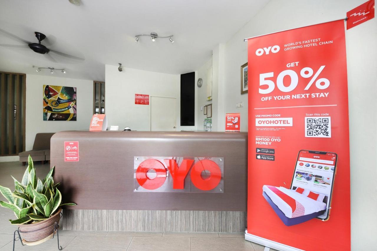 Oyo 44034 Furama Lodging House Kuching Exterior photo