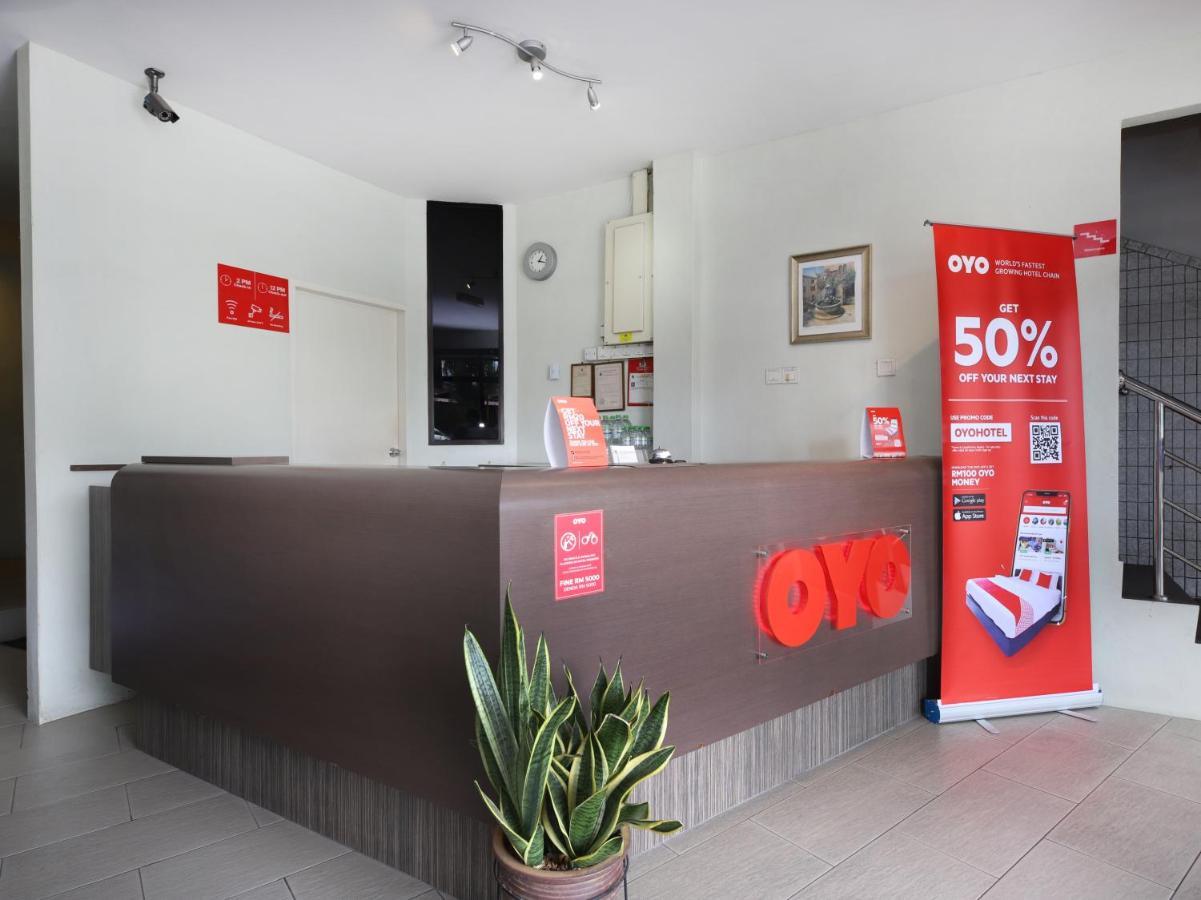 Oyo 44034 Furama Lodging House Kuching Exterior photo
